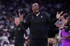 NBA官方：国王主帅迈克-布朗因追着裁判抱怨吃T被罚35000美元