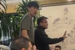 解说：杨瀚森透露会找个好的饺子馆 和家人&团队成员一起过年